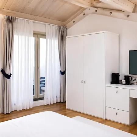 Hotel Deki Relais *